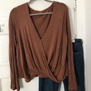 AMERICAN EAGLE SOFT AND SEXY BELL SLEEVE SHIRT.